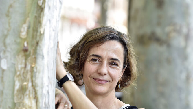 La escritora Nuria Barrios, autora de 'La luz de la dinamo' y 'Ocho centímetros'.