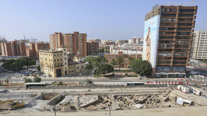 Vista de la excavación arqueológica en la Avenida de Andalucía, dentro de la obra del Metro.